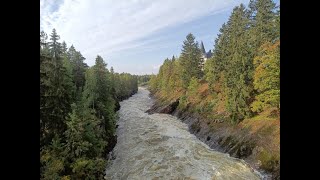 Сброс воды с плотины ГЭС в Иматре