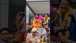 Manu Bhaker Returns India | Double Olympic Medalist Manu Bhaker Grand Welcome At Delhi Airport LIVE