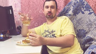 МУКБАНГ 💥 ХОТЬ ПИРОГОВ 🍕 ПОЕМ 😋 ХОЛОДНЫЙ ЧАЙ🥤 НЕ ОБЛАМЫВАЮСЬ 🍾✌️