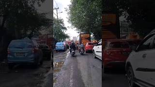 macet panjang !! arah pintu masuk terminal bungurasih!! Arus balik lebaran