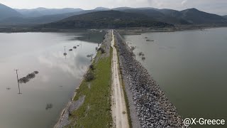 Κανάλια-Μαγνησίας. Χωρίς διέξοδο το νερό του χείμαρρου πού έχει εγκλωβίσει το φράγμα της λίμνης.