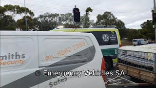 SAAS Mercedes-Benz Sprinter ambulance #78 responding to 3-car MVA