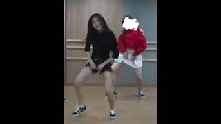 [Dance by pre-debut Chaeyeon] LA chA TA f(x) cover.