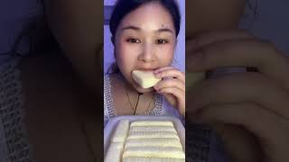 Ice ASMR frozen freezer eating#iceasmr #icebites #asmreating