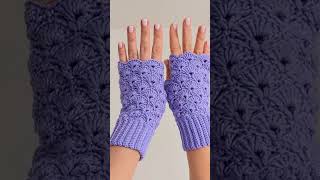 Easy Crochet Fingerless Gloves #fingerlessgloves #mittens #crochetpattern