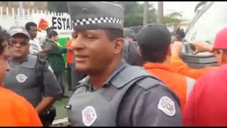 Repressão policial a petroleiros em greve em São Caetano/SP