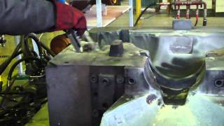 Cleaning aluminum casting - IS 77S BLASTER - Dry Ice Blasting