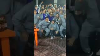 El equipo celebrando luego de ganar la Fase 2