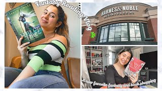 Fantasy Filled Reading Vlog 📚| coffee, reading, bookshopping and more 💚