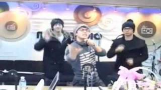 110201 [RADIO] G.O & Cheondung dances to " In nun de"