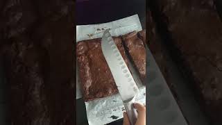 How to Easily Cut Brownies with Perfect Edges