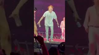 suga in sofi stadium concert #btsarmy #bts #btsconcert #minyoonyi #mn #dachewita #sugasolo #sugahair