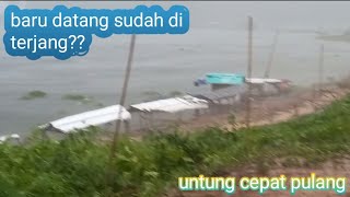 sayang baru juga strike//hujan turun deras bersama angin!!mancing cirata