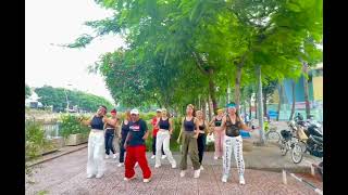 Nhóm sắc màu vui nhộn cùng điệu nhảy / One Way Ticket / Zumba Tanja Thomas