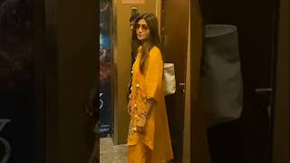 Shilpa Shetty Simplicity, Takes Selfie With a Fan #shortsvideo #shortsfeed #shorts #short #shortsyt