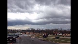 Tornadoes, powerful storms hit US Midwest, killing 8 - 11.17.2013