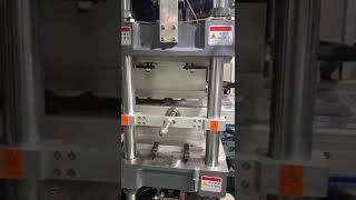 Automatic plastic trays/plates/containers thermoforming machine