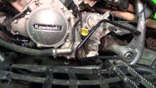 Kawasaki KFX 700 - Draining the oil