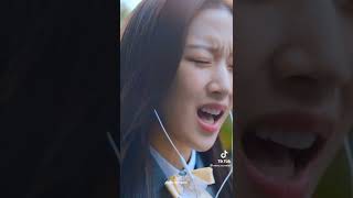 moon ga young singing and i can't move on this scene|true beauty