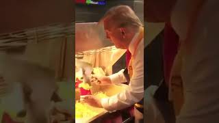 Trump GOES To McDonald's & Works The FRIES As Employees Went Crazy🍟