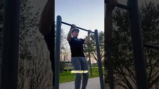 Ejercicio: Muscle-up. Difícil al principio, requiere técnica y fuerza. A practicar! #shorts