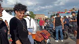 motocicletas y autos en expo