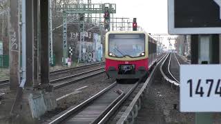 S-Bahnen an der Wuhlheide