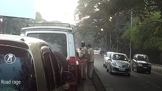 Road Rage - Auto Driver Fights with Cab Driver