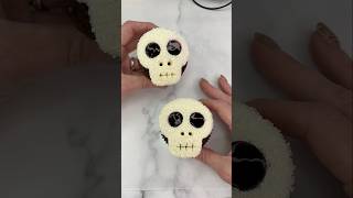 Sparkly sugar skulls 💀 #cakedbyrach #halloweencupcakes #cake #cakeart #halloween #skull #shortsfeed