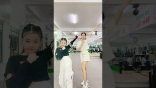 Đu trend TikTok tắt đèn batte forte #tiktok #dance #china #shorts #trend #trending #douyin #舞蹈 #抖音