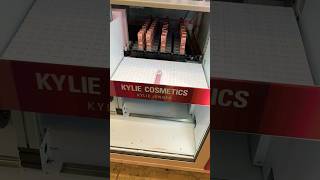 Kylie perfume at the airport’s VENDING MACHINE? #travel #kyliejennermakeup #perfume #orlando