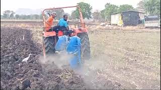 Kubota MU4501 tractor demo with 2 mb plowing