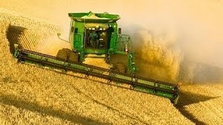 Heavy Equipment Accidents #RC 8 John Deere S690 Combines Harvesting Wheat #HD #2017