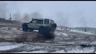 DISCO DOING DONUTS #fullsend #car #dieselpower #discovery