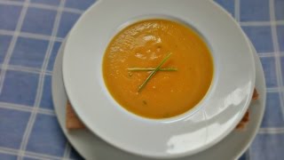 Sopa de batata doce, cenoura e gengibre