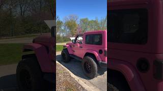 Happy Monday 💕#pinkjeepwrangler #pinkjeep #jeepgirl