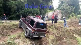 Tanjakan Cihanja, Garut kerap makan korban. Banyak mobil terguling di tanjakan ini