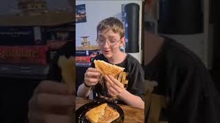 Yummy Yummy Cheese! #greenlycan #cheese #yummyfood  #michaelrosen #grilledcheese