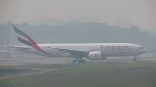 777F EMIRATES CARGO DECOLA EM MEIO A NEBLINA