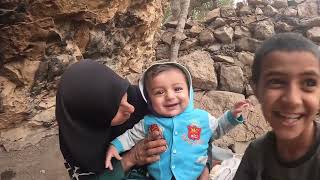 Razia's life challenge: Ali's arrival to bring medicine for little Sohrab,while building the kitchen