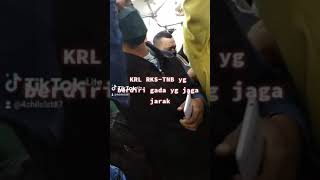 kereta KRL RKS-TNB penuh gak bisa jaga jarak yg berdiri