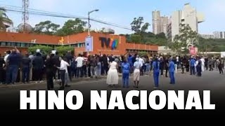 Hino Nacional Une Colaboradores em Frente à TVM