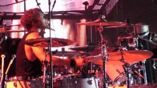 Ashton drumming in "What I Like About You" Rose Bowl 9/11/14 HD