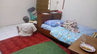 Posisi Pagi Ini - Mom is Sitting on the Floor Bed (Actual Daily Lives) #AlzheimerMom