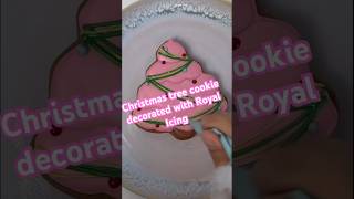 Christmas tree cookie decorated with Royal icing #cookiedecoratingideas #christmas #royalicing