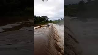 muita água devido as fortes chuvas no nordeste #shorts