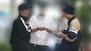 《Snow Man渡辺翔太＆向井康二》“なべこじコンビ”のサウナ帰り姿をキャッチ　肩を組んだり輪になって話したり“素”の時間を満喫