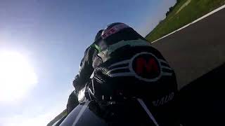 Roulage au circuit de Bresse, 9 Octobre 2022, vue arrière, Yamaha R1 #423, Arnaud David