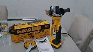 Esmerilhadeira angular de 4-1/2" DEWALT DCG412B