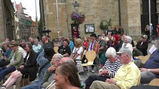 Grundrechte Osnabrück Öffentliche Diskussion vor dem Rathaus 10.9.2022